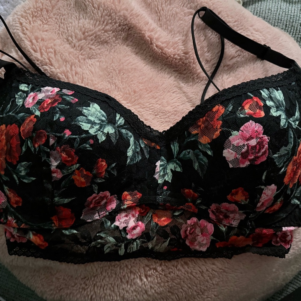 Floral Lace Bralette - Black and Pink